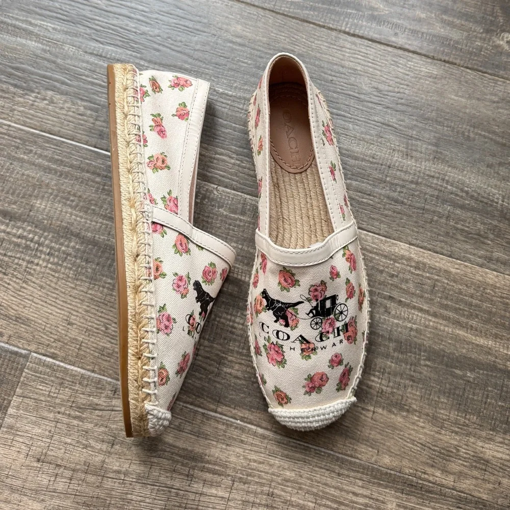 Coach women’s flowers print leather 6.5 - Picture 2 of 6